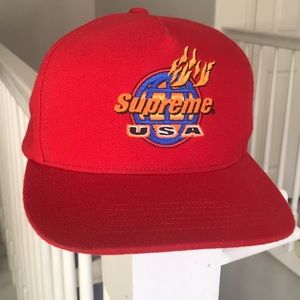 Supreme FW17 Fire 5- Panel Red Hat